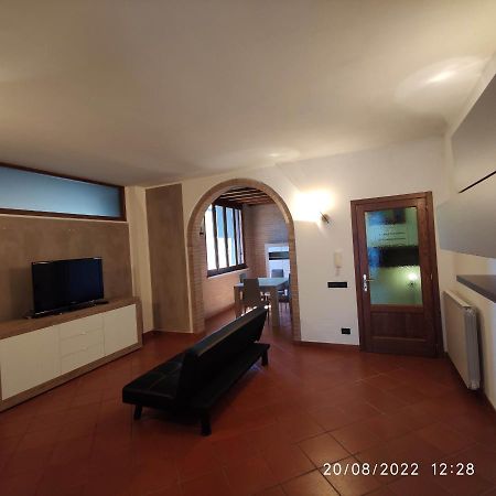 M & M Pinzi Suite Apartment مونتبولشانو ستاتسْيو المظهر الخارجي الصورة